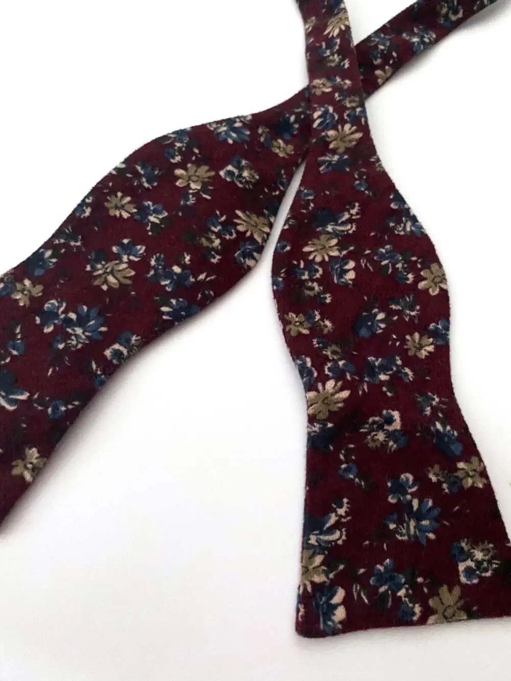Daniel Cremieux Bow Tie Nwt 100% Cotton Dark Wine Floral Bowtie